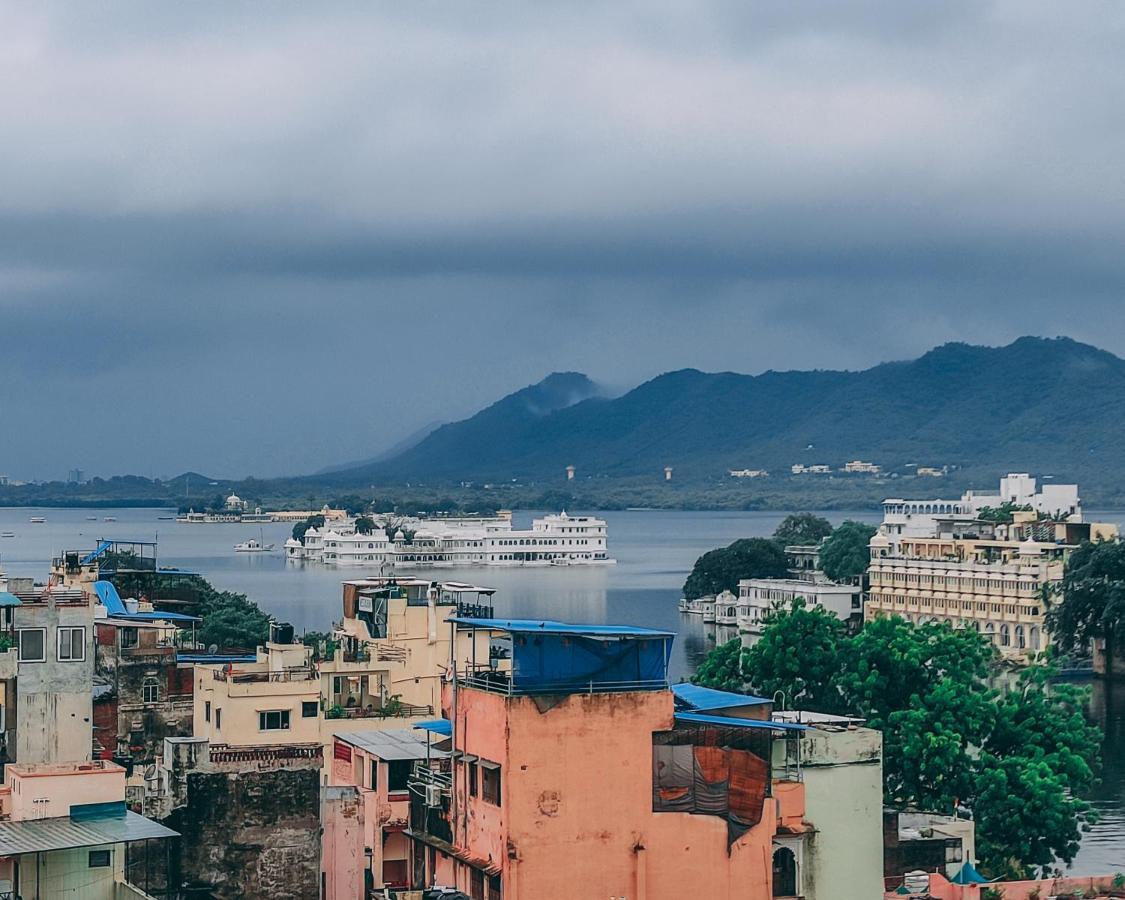 Hotel Lake Bridge Udaipur Dış mekan fotoğraf