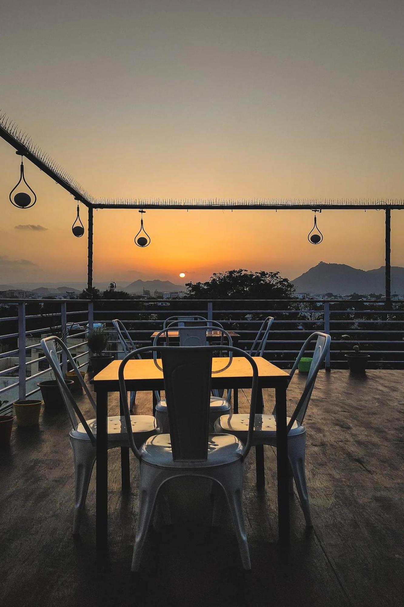Hotel Lake Bridge Udaipur Dış mekan fotoğraf
